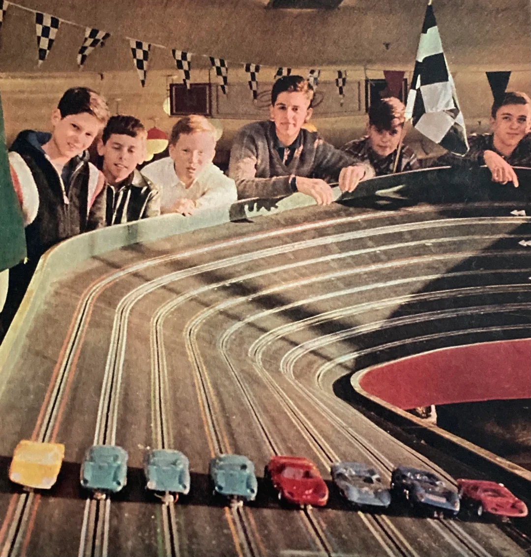 Историята на Slot car моделите.